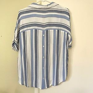Comfy blouse has only been worn once